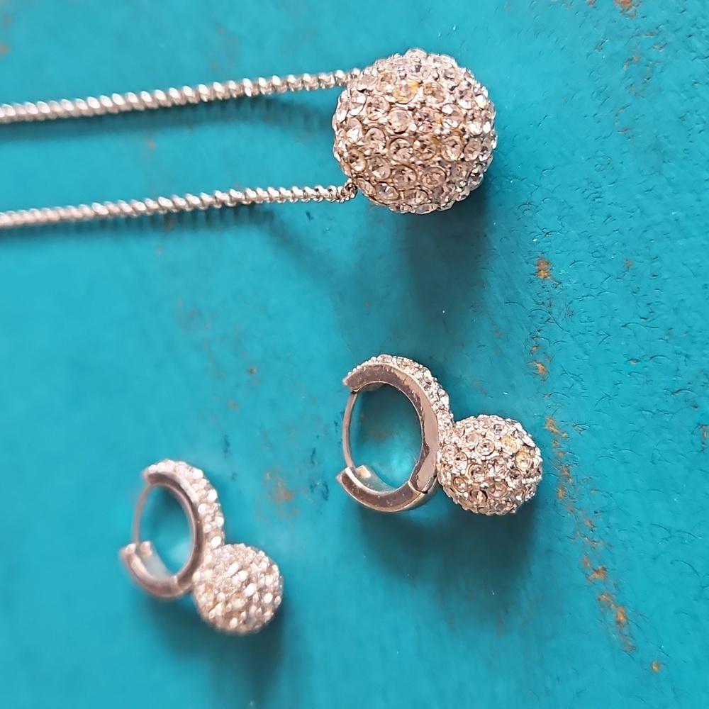 Monet Silver Necklace and Earring Set. READ
